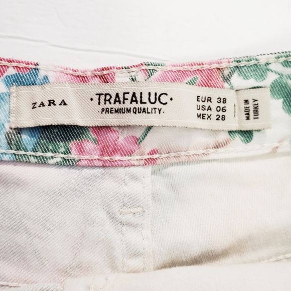 Zara Floral Tropical Cheeky Shorts Size 6 - Picture 2 of 8